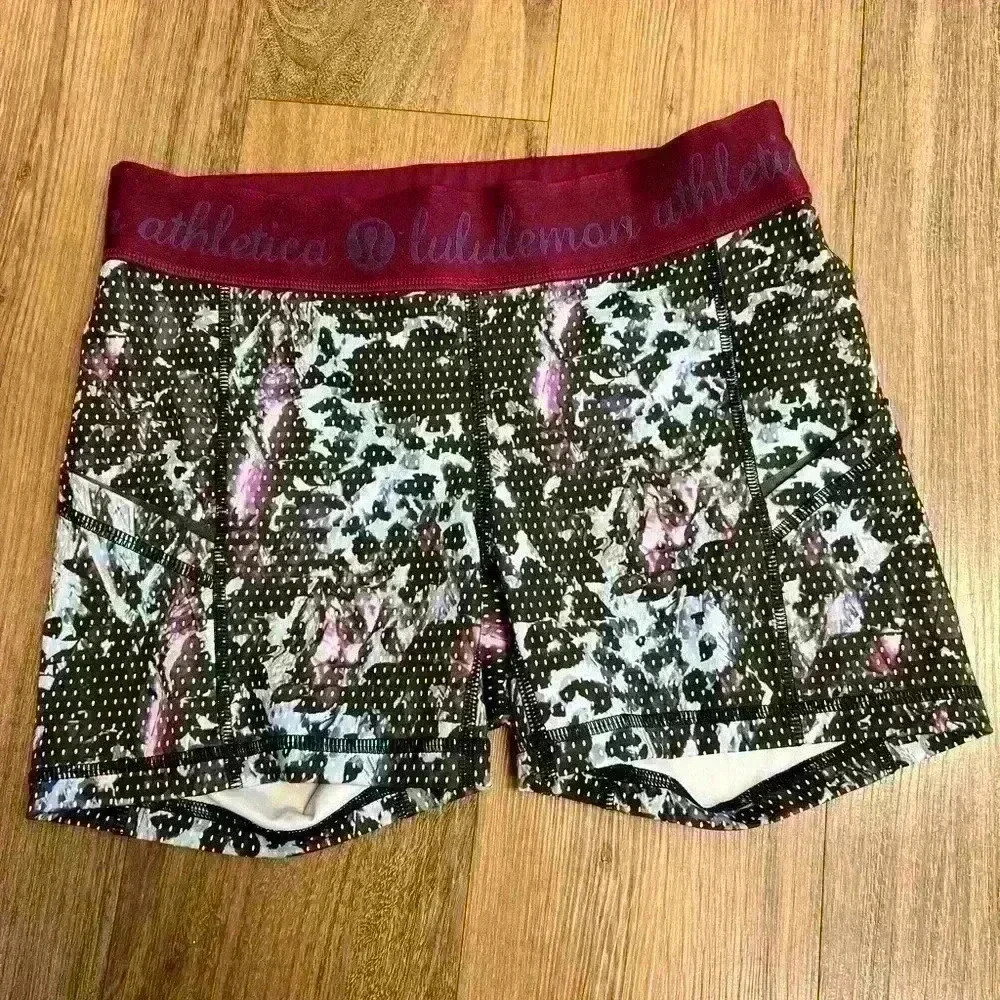 Lululemon Athletica What the Sport Short Floral Tranquil Yoga Bike Shorts Tights